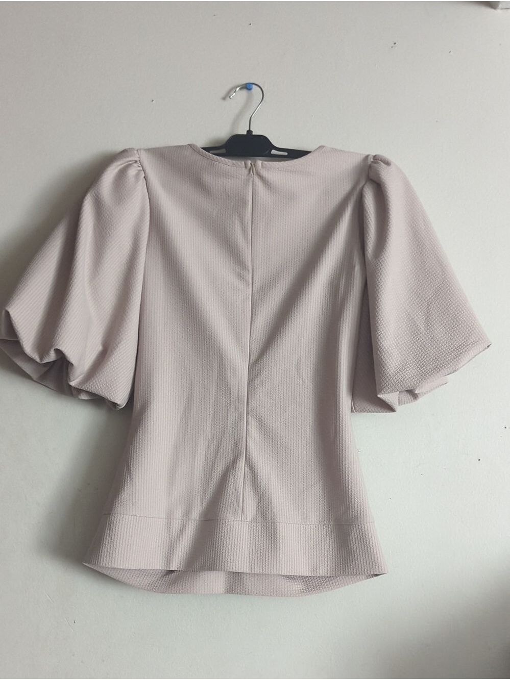 SMYTHE Keyhole Ruched Top - Picture 7 of 9